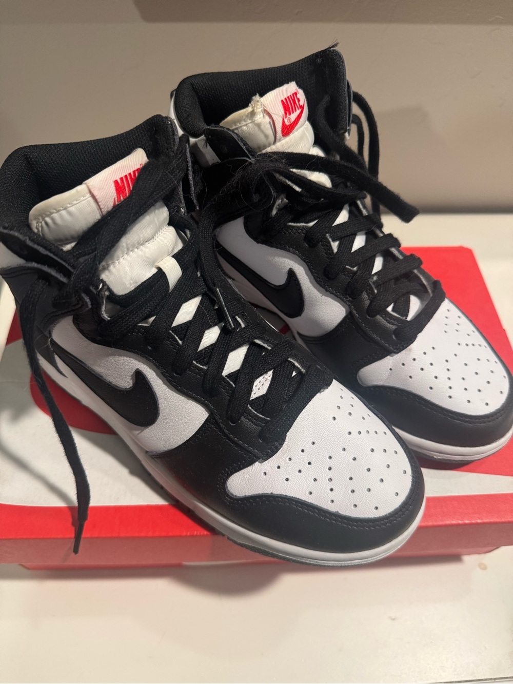 Nike Black and White High-Top Nike dunks size 7.5